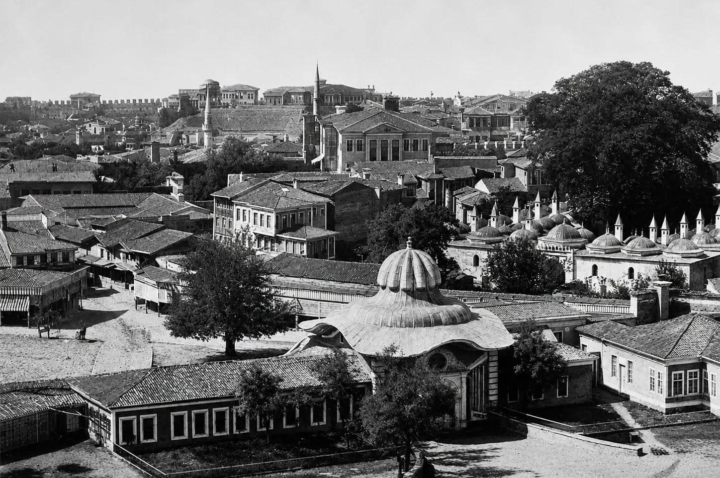 Istana yang Hilang: Sejarah Istana Lama di Istanbul