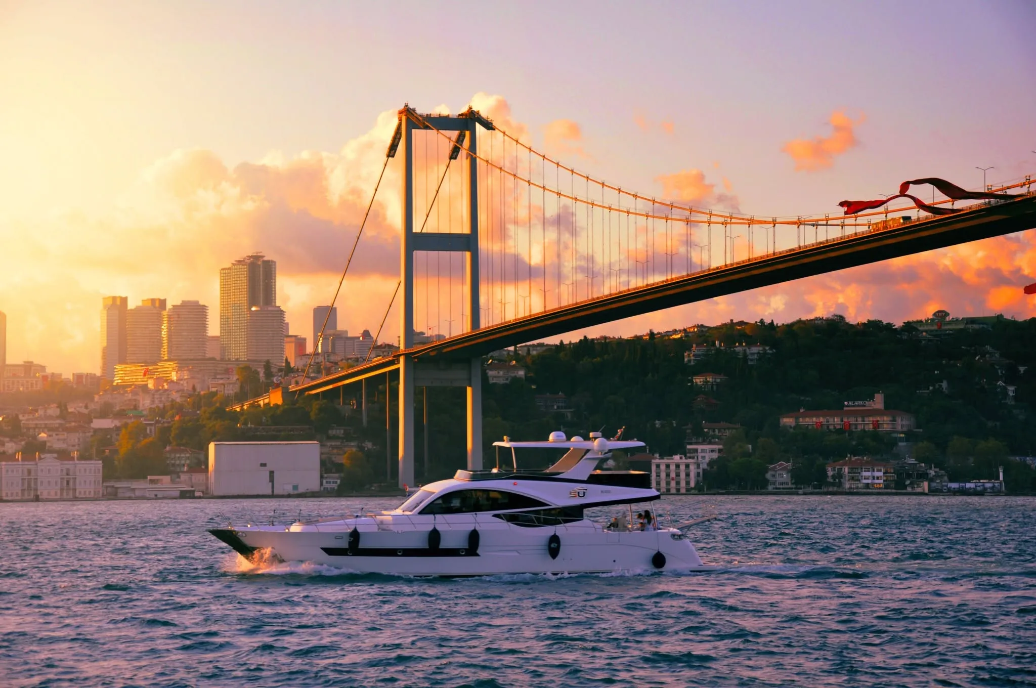 Bosphorus Cruise di Istanbul: 5 Pilihan Pelayaran Mengikut Bajet Anda